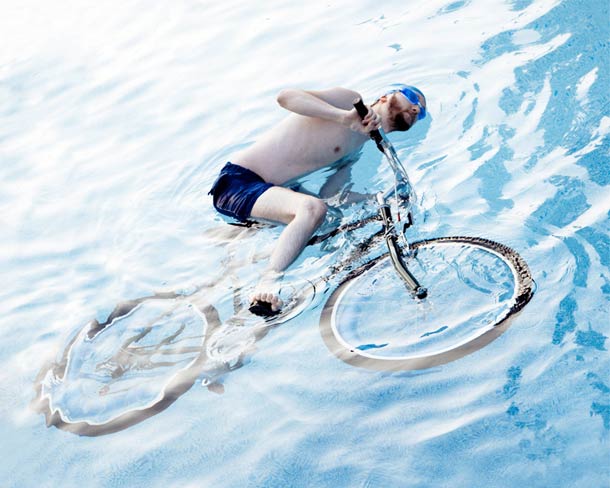 Californie : Interdiction de faire du vélo dans une piscine